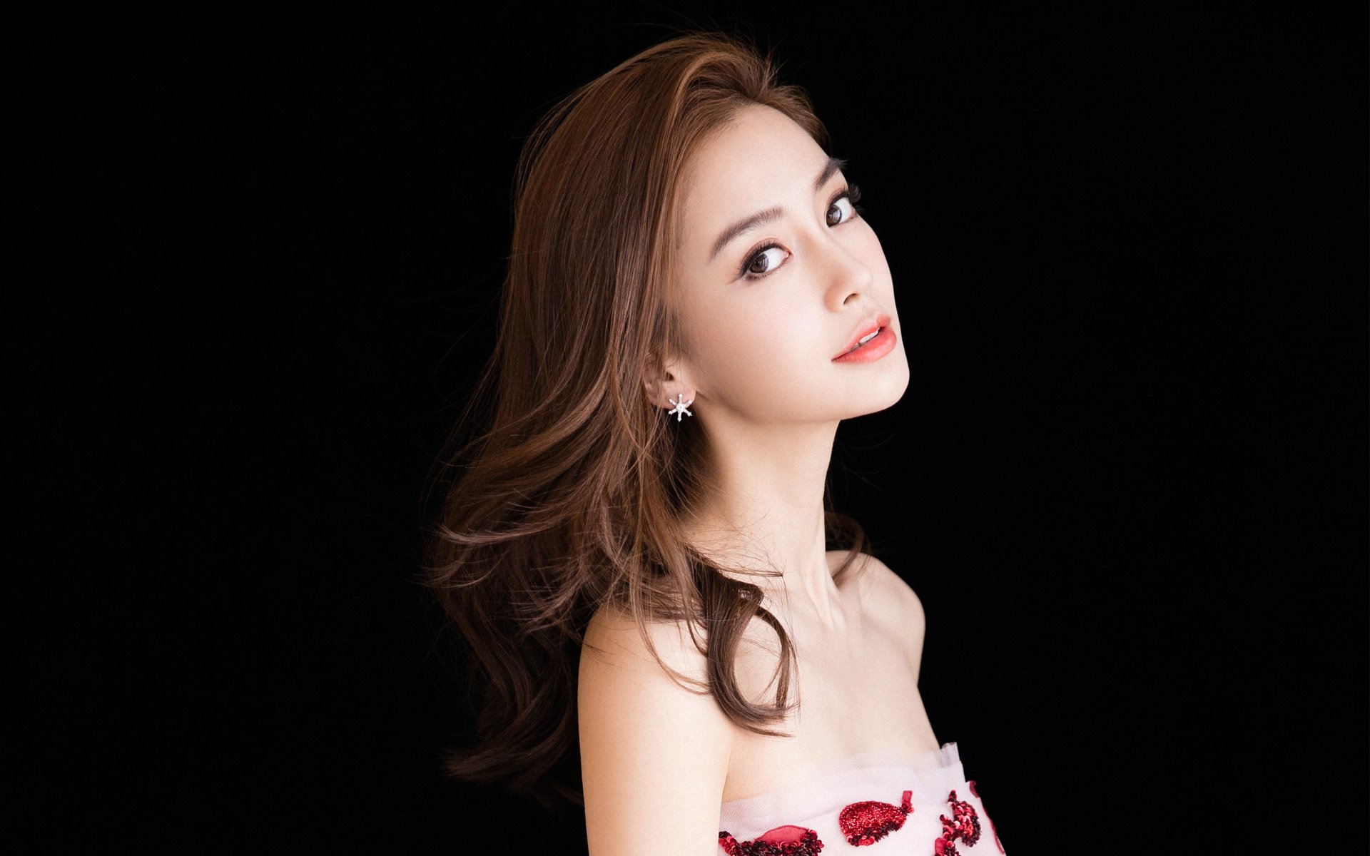 爱游戏体育app下载-绝杀“终极战神”：关键时刻的英雄表现，电视剧终极绝杀